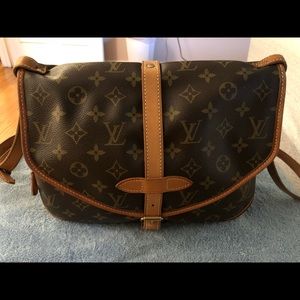 Louis Vuitton Saumur 30